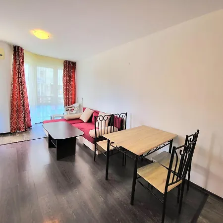 1 Bedroom In Sunny Dream Complex Slăntjev Brjag