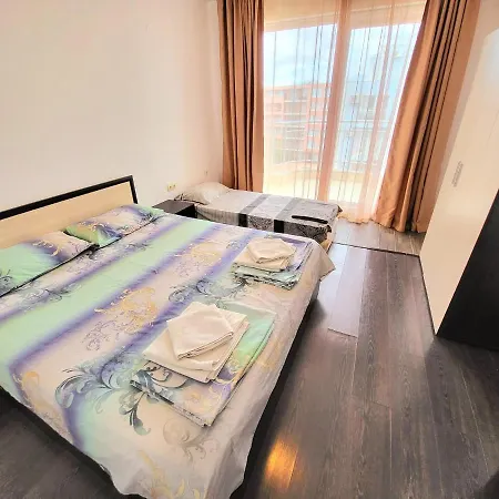 1 Bedroom In Sunny Dream Complex アパート